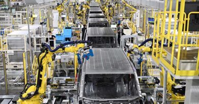 화성 EVO Plant East 차체 용접 생산라인 모습