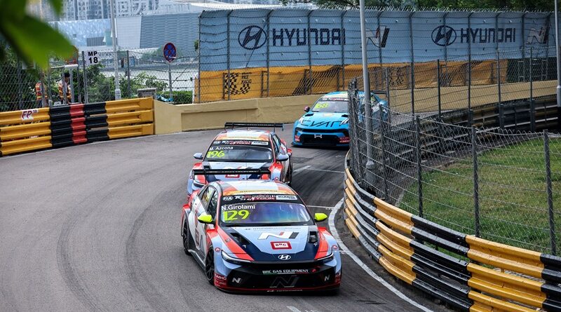 11월 13~16일 열린 ‘2025 TCR 월드투어’ 마카오 대회에서 현대자동차 ‘더 뉴 엘란트라 N TCR(국내명 더 뉴 아반떼 N TCR)’이 주행하고 있는 모습