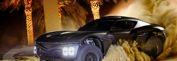 제네시스의 ‘엑스 스콜피오 콘셉트’가 아랍에미리트 룹알할리 사막에서 주행 시연을 하는 모습