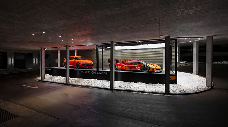 왼쪽부터 스위스 다보스에 위치한 아메론 호텔에 전시된 ‘GV60 마그마’와 ‘GMR-001 하이퍼카’