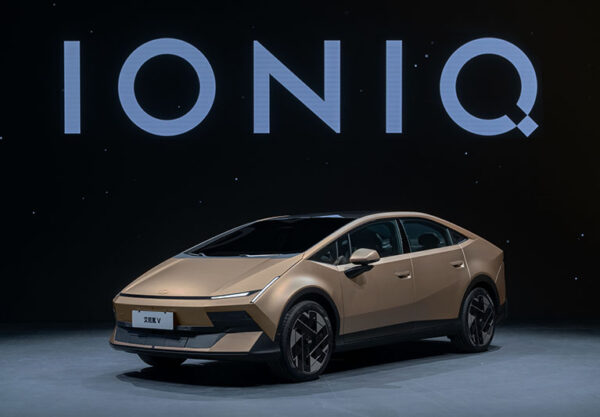 2026 베이징 국제 모터쇼 현대차 부스에 전시된 ‘아이오닉 V’