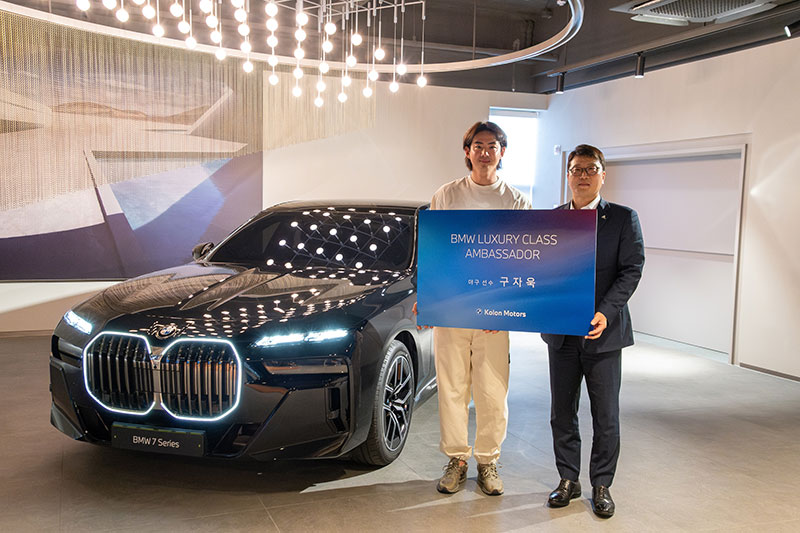 구자욱 선수 코오롱 모터스 BMW 앰배서더 사진