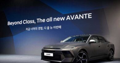 ‘디 올 뉴 아반떼 테크 데이(The all new AVANTE Tech Day)’에 전시된 현대차 디 올 뉴 아반떼