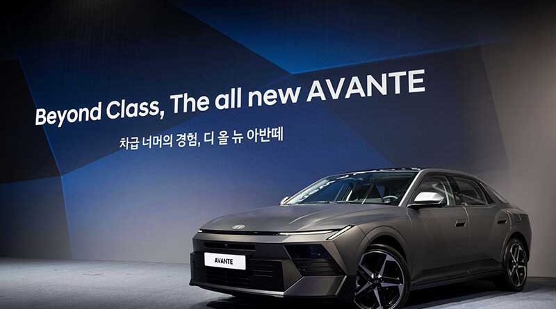 ‘디 올 뉴 아반떼 테크 데이(The all new AVANTE Tech Day)’에 전시된 현대차 디 올 뉴 아반떼